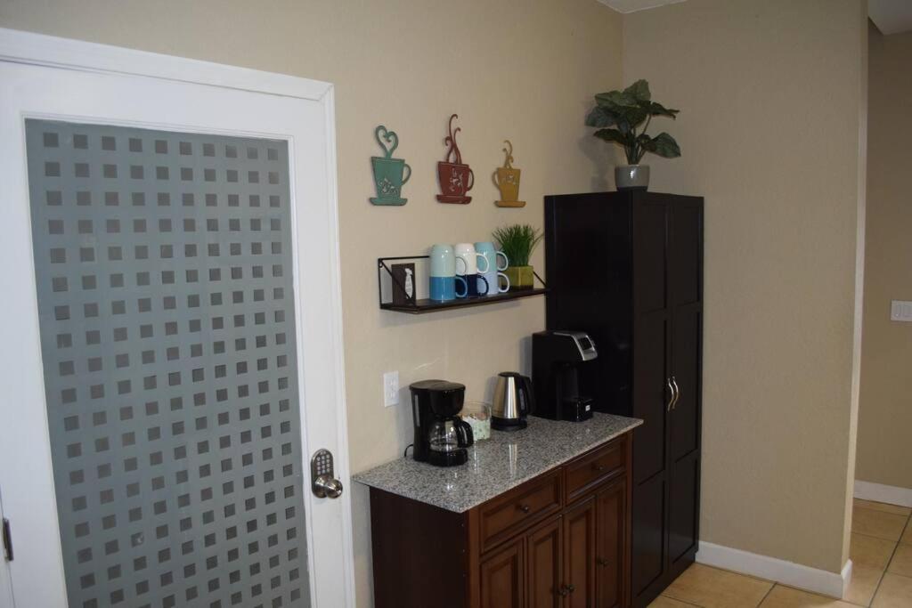 Skinny Big House In Jefferson City Extérieur photo