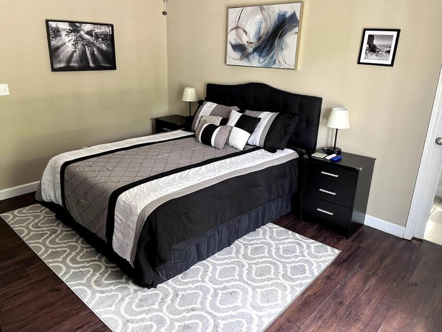 Skinny Big House In Jefferson City Extérieur photo