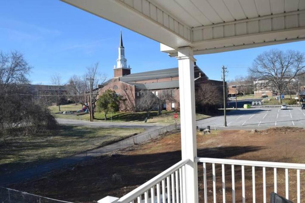 Skinny Big House In Jefferson City Extérieur photo